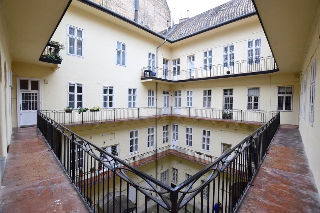 Standard By Hi5 - Chainbridge Appartement Boedapest